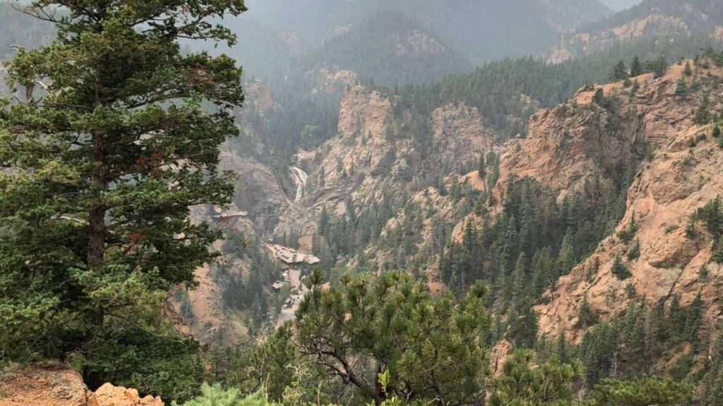 24 U.S. Spots That Look Like You Left the Country 23 Colorado Springs - Garden of the Gods