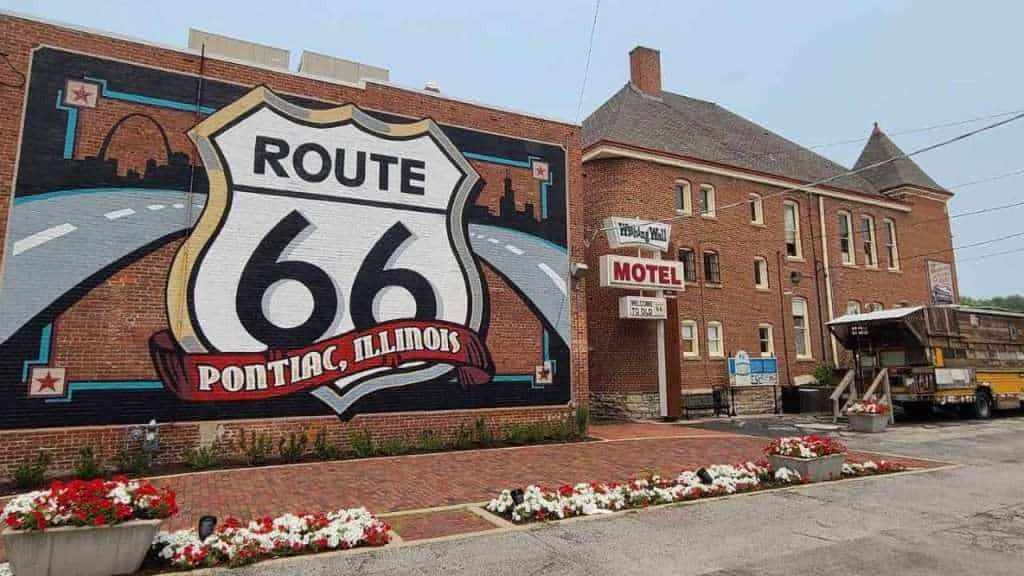 16 Historic U.S. Destinations Perfect for Nostalgic Baby Boomers 5 Route 66 Margarita Ibbott 1