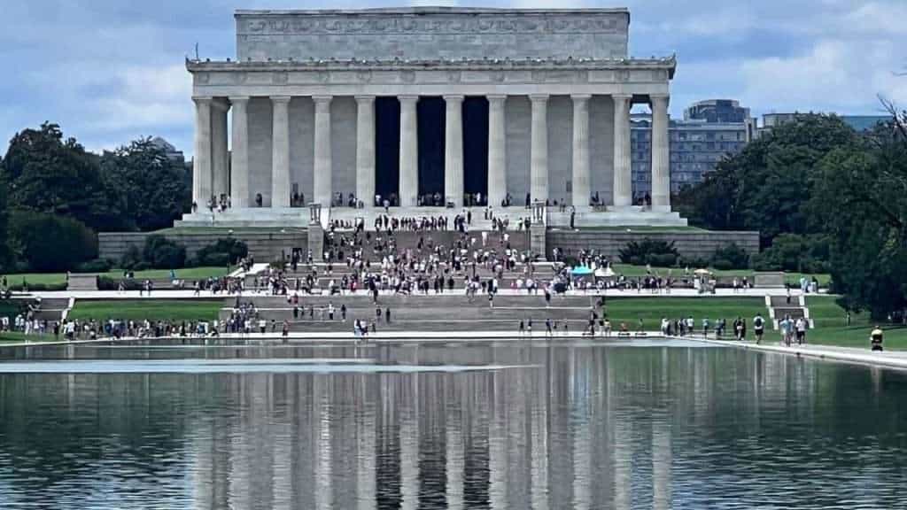 21 Iconic Movie Filming Locations You Can Visit Across the U.S. 19 Lincoln Memorial Washington DC