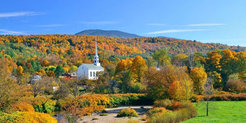 23 U.S. Towns That Look Too Beautiful to Be Real 13 Stowe Vermont place