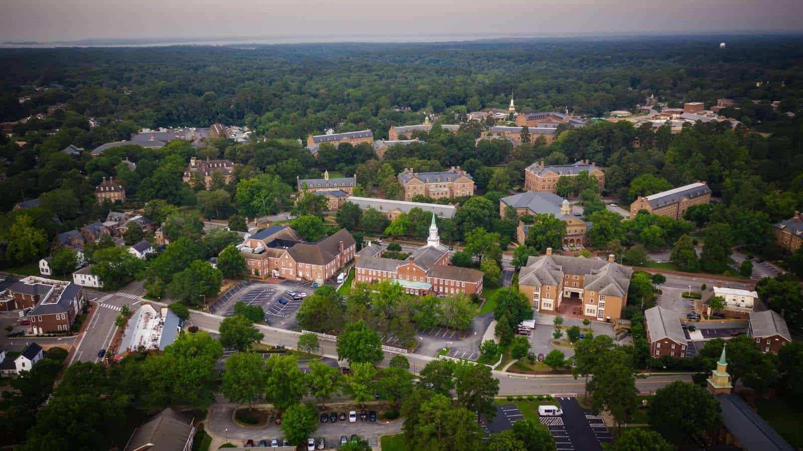 17 Timeless U.S. Cities Where Older Generations Feel at Home 11 Colonial Williamsburg Virginia place