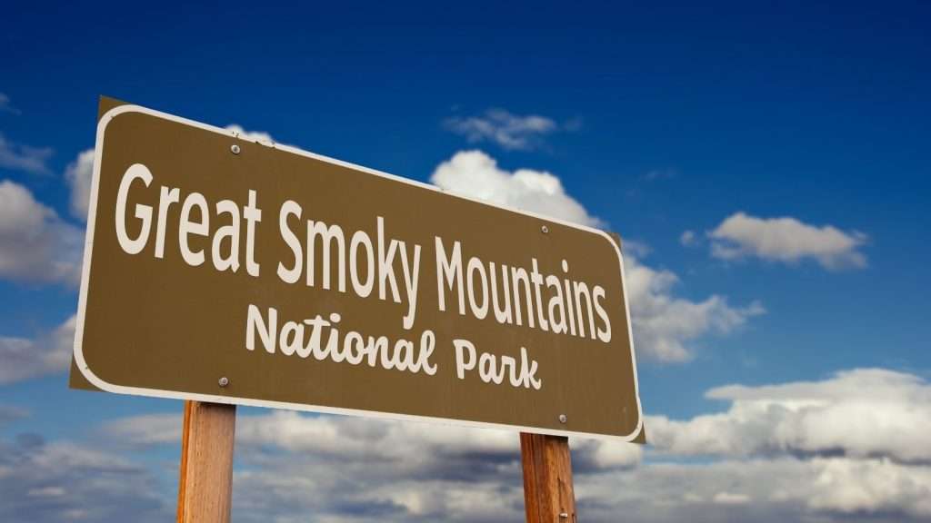 10 U.S. River Towns With Old World Charm That Will Steal Your Heart 3 Great Smoky Mountains National Park Tennessee and North Carolina sign card place