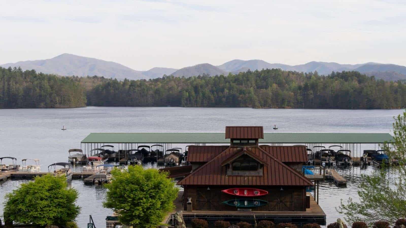 20 Waterfront Towns in the Great Lakes Region With Stunning Views 29 20 Waterfront Towns in the Great Lakes Region With Stunning Views