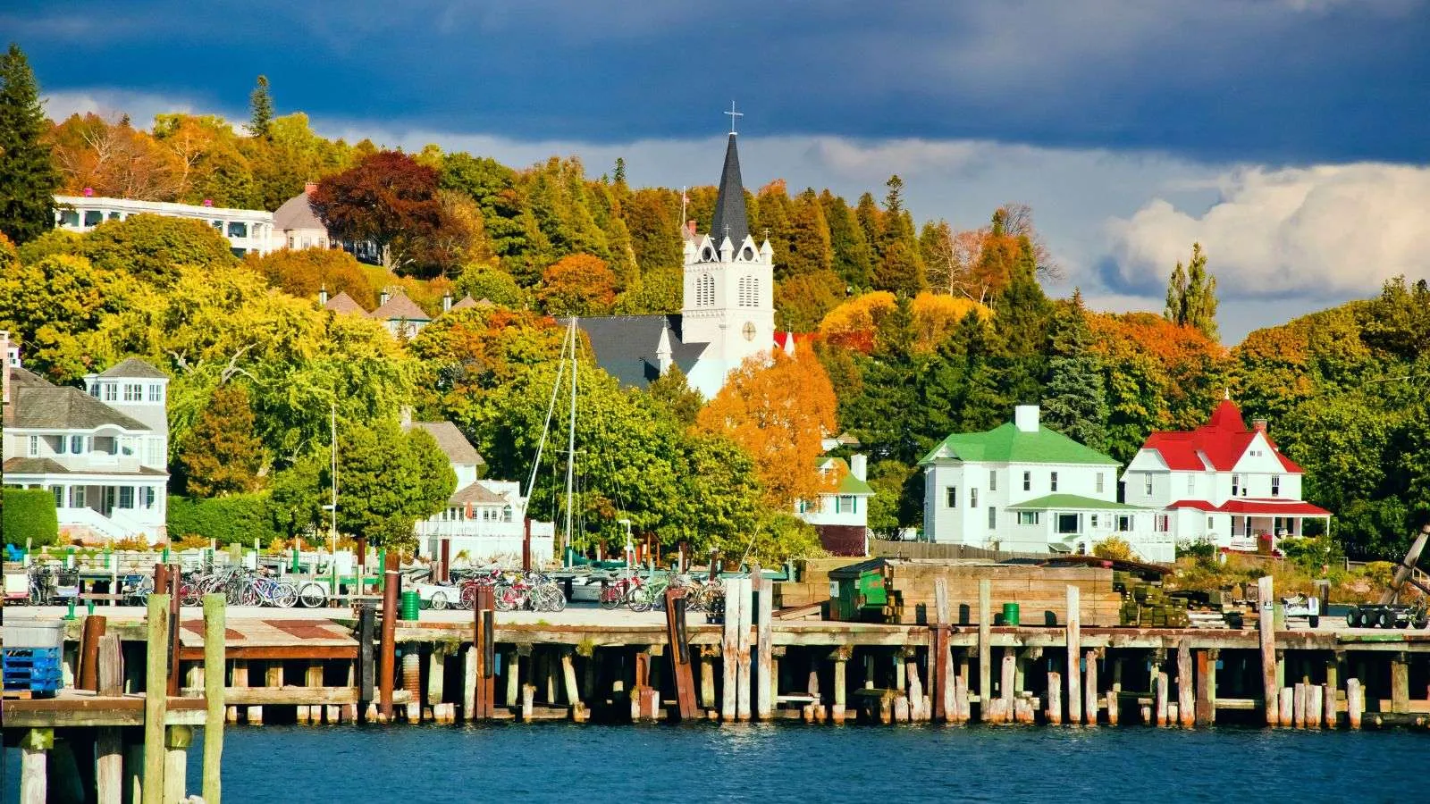 18 Dreamy Island Escapes in the U.S. You’ll Want to Visit 5 Mackinac Island Michigan place