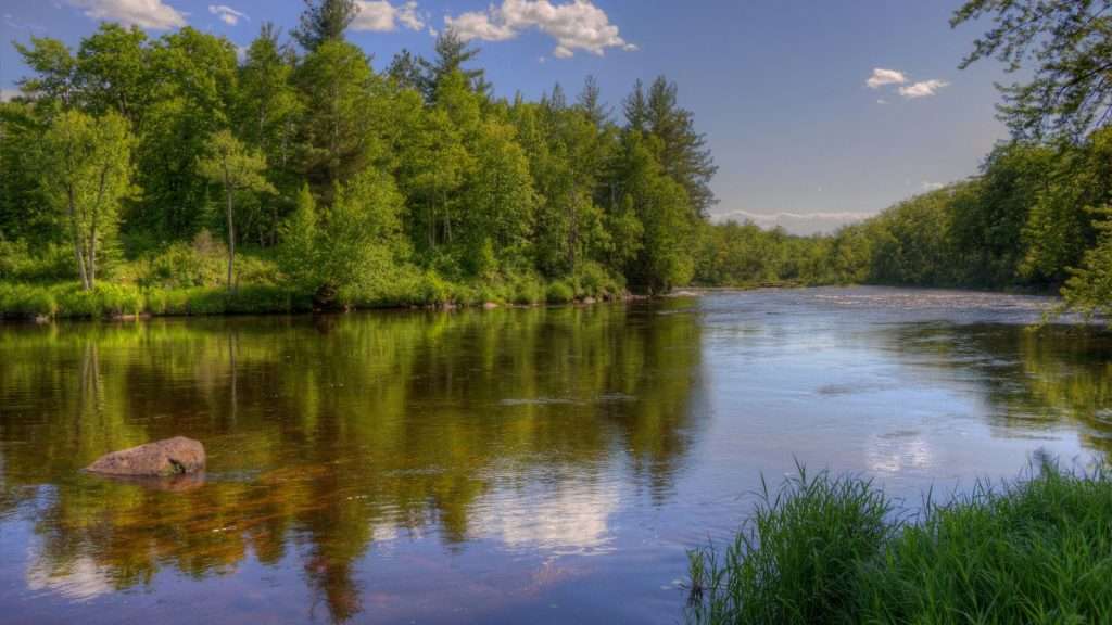 18 Eerie U.S. Hospitals and Asylums People Swear Are Still “Occupied” 14 Park Rapids Minnesota place water