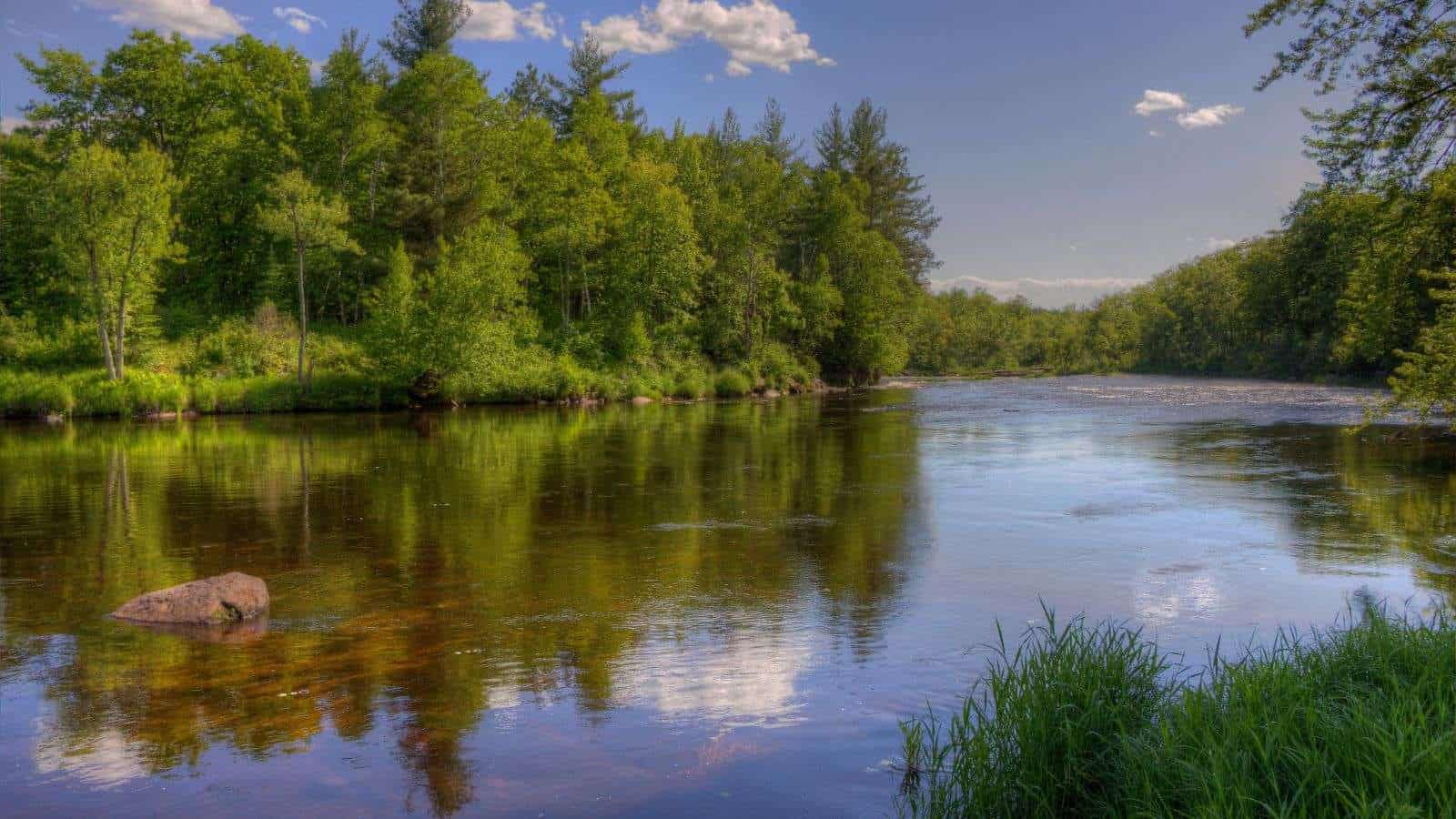 10 Hidden Gems for a Tranquil Vacation in the Heart of the U.S. 19 Park Rapids Minnesota place water