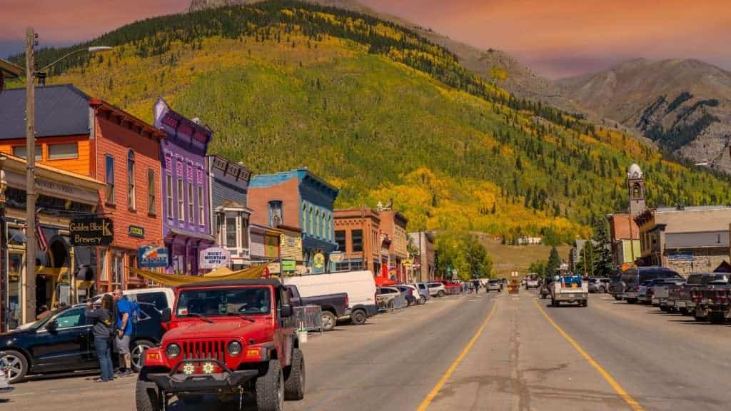 26 American Towns So Remote They Feel Completely Cut Off From Reality 23 Silverton Colorado place travel