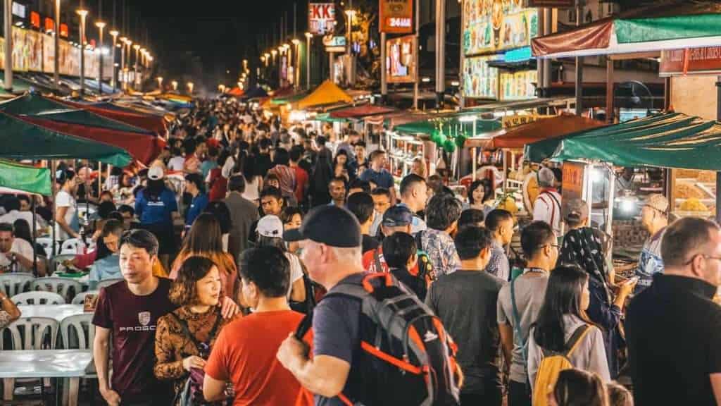 13 Asian Markets That Offer an Authentic Taste of Local Culture 9 Jalan Alor Night Market Kuala Lumpur Malaysia people