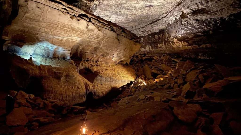 22 Unbelievable Natural Wonders in America That Feel Like Another Planet 19 Mammoth Cave National Park Kentucky