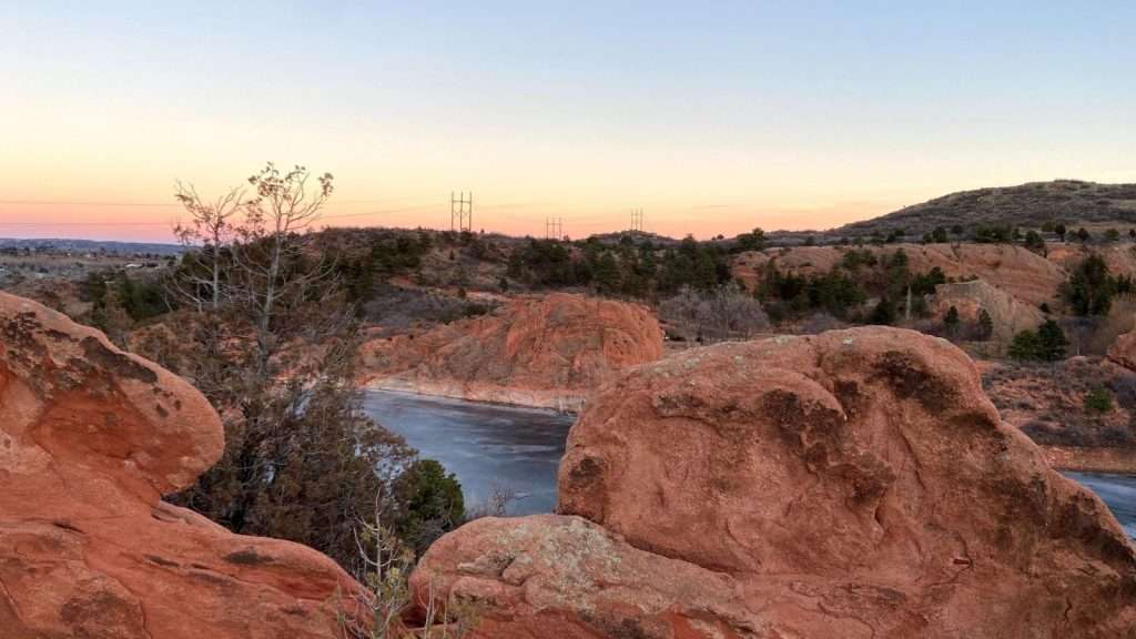 15 Scenic U.S. Towns That Baby Boomers Will Instantly Fall in Love With 3 Manitou Springs Colorado place river