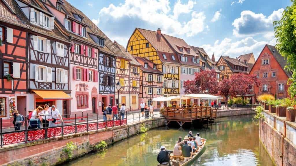 18 Tourist-Free Alternatives to Popular Destinations Where You Can Skip the Crowds 3 colmar france