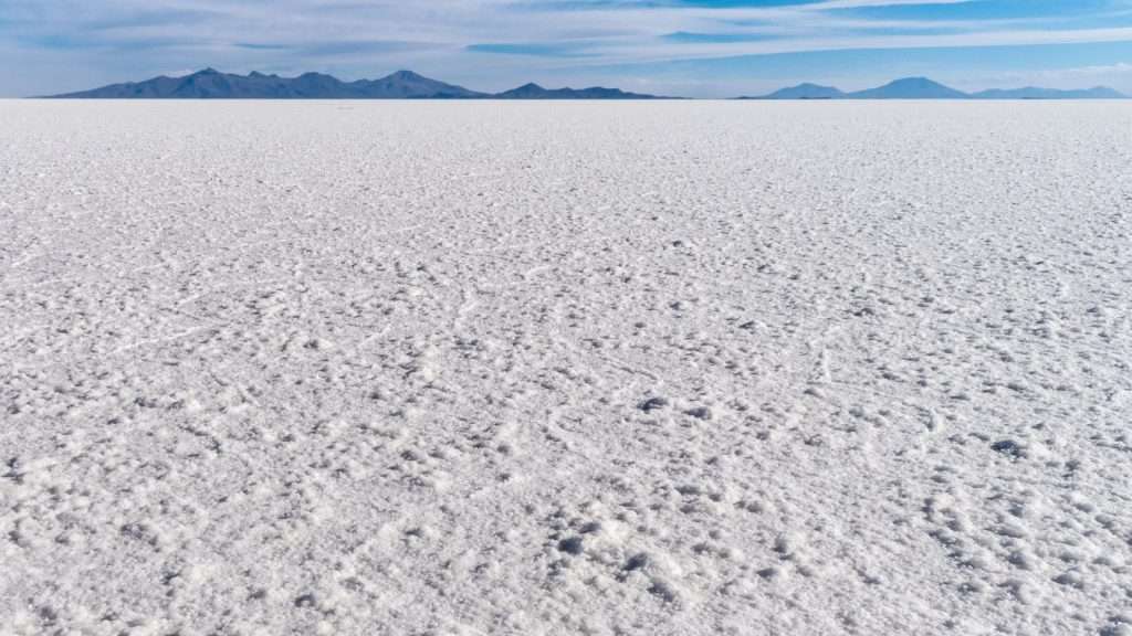 10 South American Natural Wonders Away From the Crowds 8 salar de uyunias potosi salt flats bolivia uyuni salt place