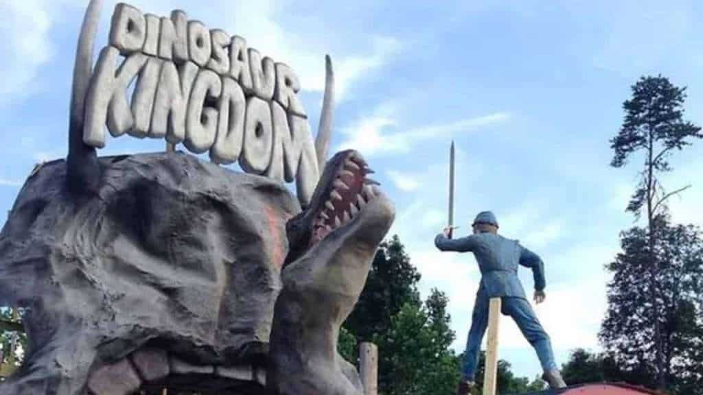 21 Abandoned American Theme Parks That Are Somehow Still Standing 13 Dinosaur Kingdom II Natural Bridge Virginia