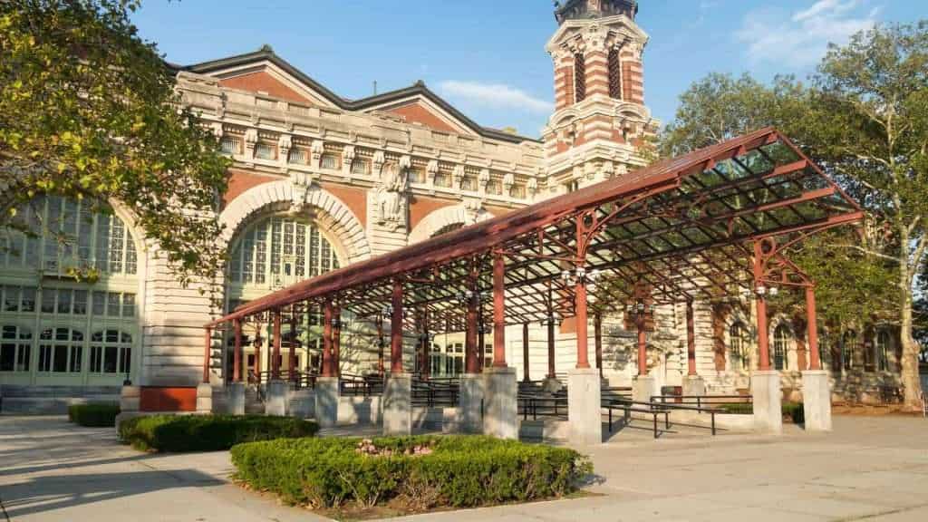 22 U.S. Tourist Traps With Backstories Way Darker Than the Souvenirs 9 Ellis Island National Museum of Immigration New York New York
