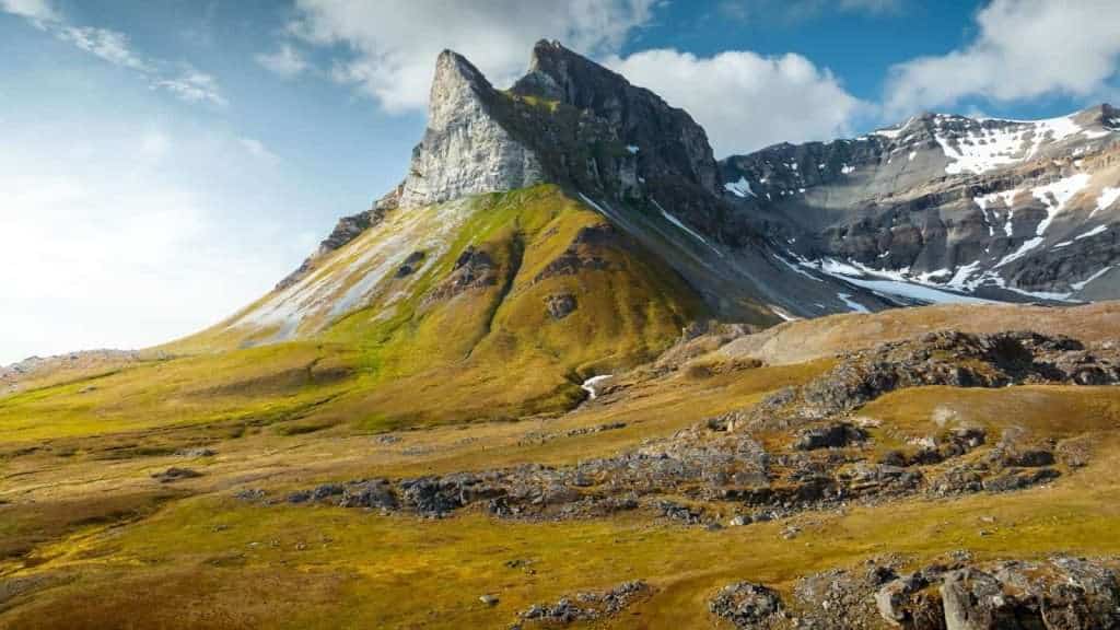 20 Overlooked Travel Destinations That Are Surprisingly Stunning 13 Svalbard Norway
