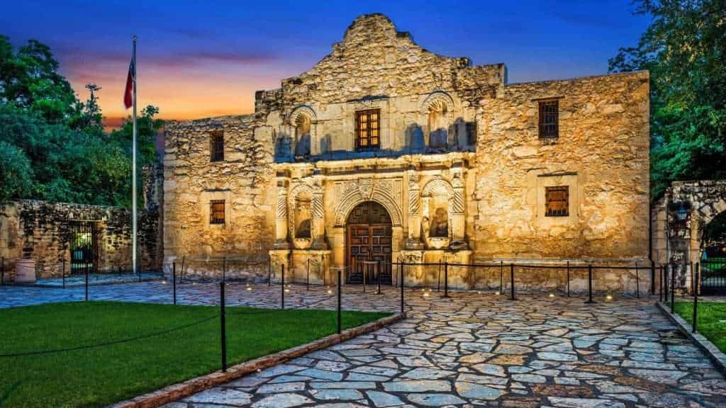 24 U.S. Spots That Look Like You Left the Country 6 The Alamo San Antonio Texas