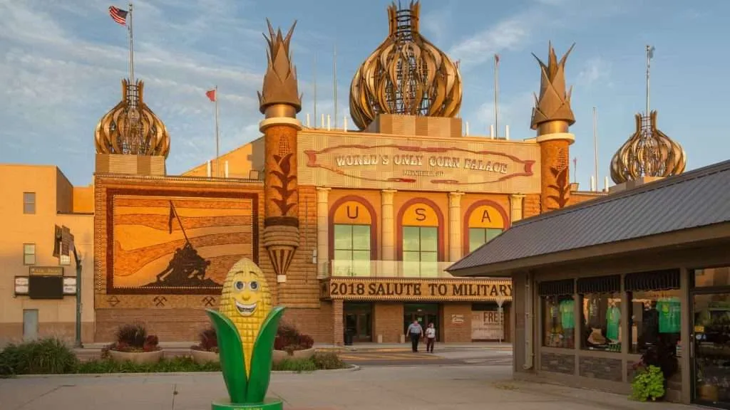 18 Roadside Attractions That Are Totally Worth the Detour 3 The Corn Palace Mitchell South Dakota