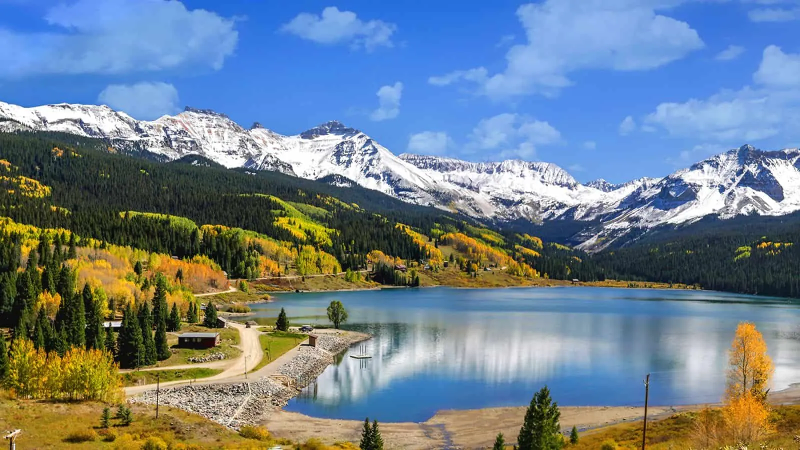 21 Hidden Lakes in the U.S. That Feel Like a Private Paradise 32 21 Hidden Lakes in the U.S. That Feel Like a Private Paradise