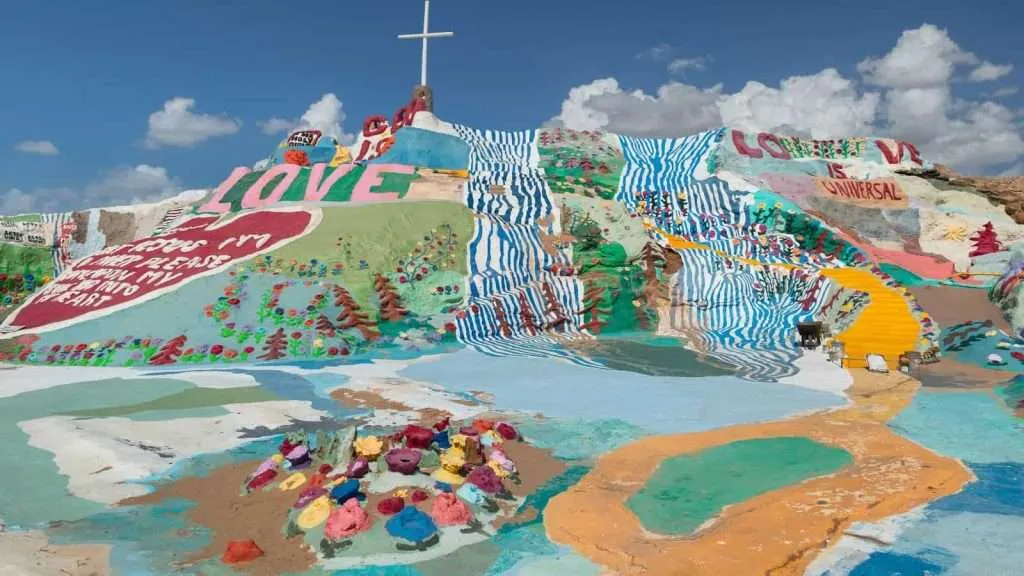 20 Beautiful American Destinations Most People Completely Overlook 11 place Salvation Mountain Niland California