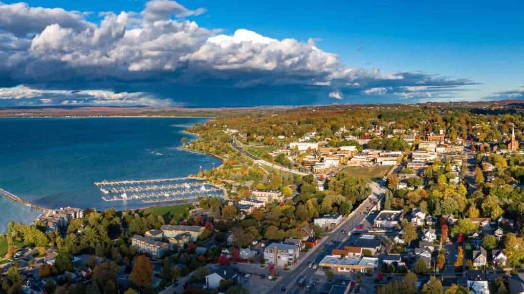24 Waterfront Towns That Are Shockingly Affordable 20 Bay City Michigan