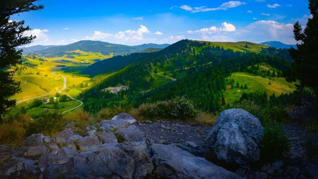 15 Scenic U.S. Towns That Baby Boomers Will Instantly Fall in Love With 12 Bozeman Montana