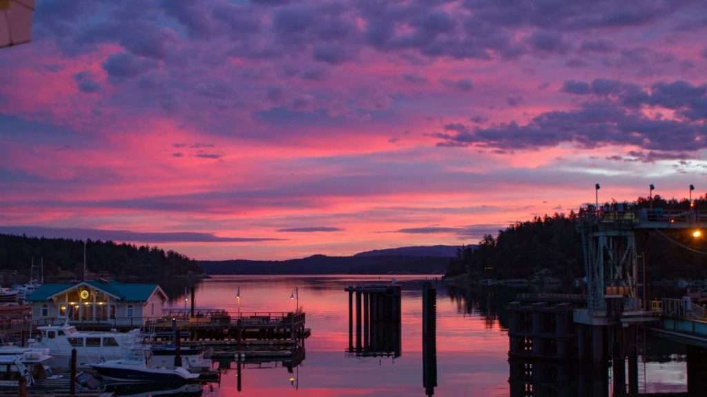 15 Scenic U.S. Towns That Baby Boomers Will Instantly Fall in Love With 2 Friday Harbor Washington