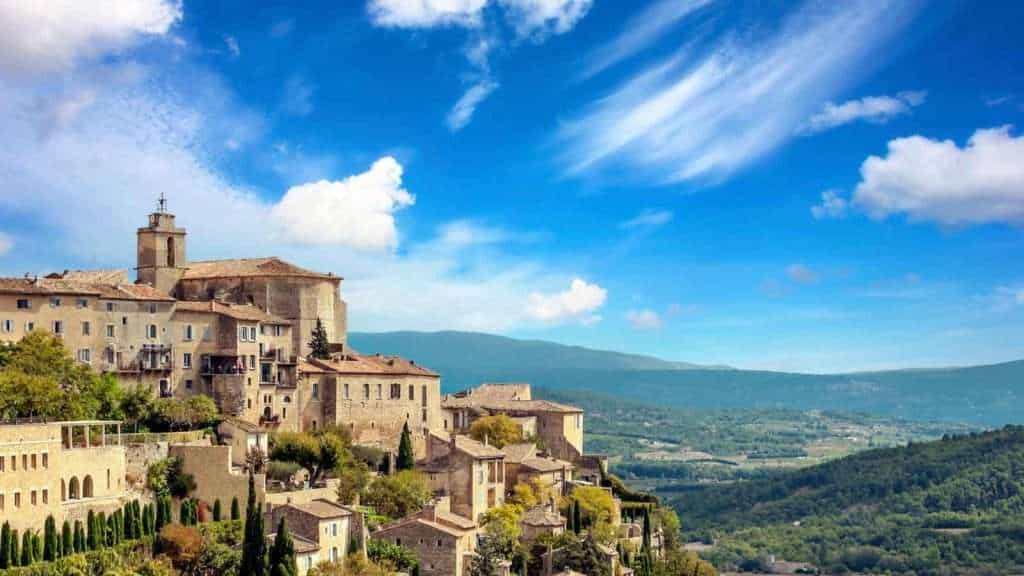 21 Idyllic Countryside Towns You Need to Experience 18 Gordes Provence