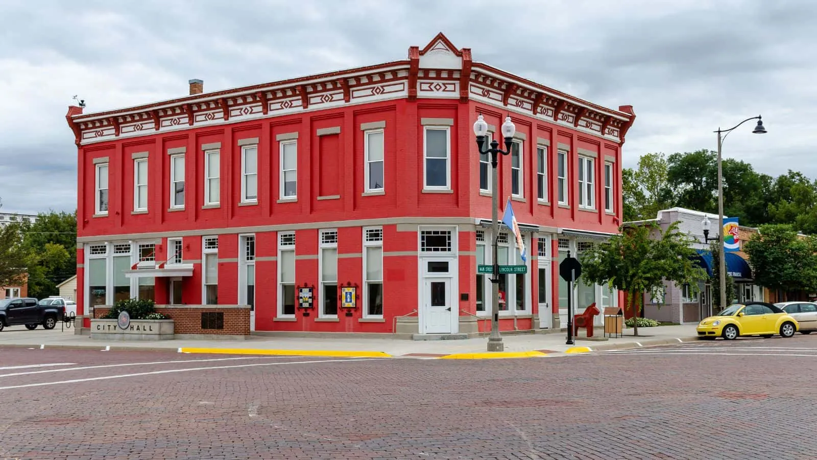22 Picturesque U.S. Towns That Feel Like You’re in a European Village 15 Lindsborg Kansas