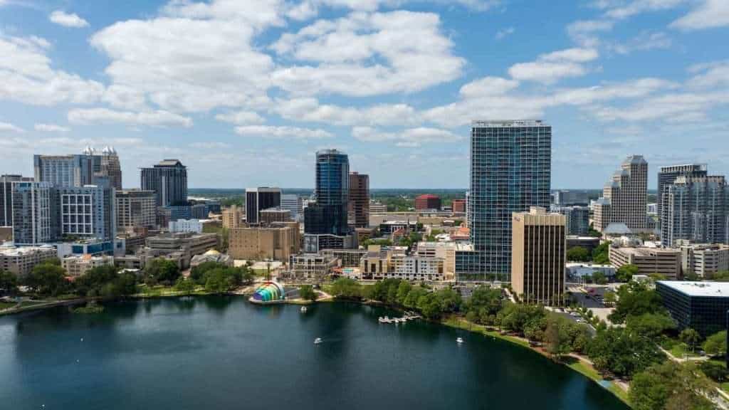 12 Perfect Destinations for Grandparents Traveling with Their Grandkids 2 Orlando Florida USA