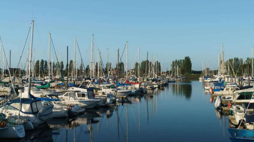 24 Small American Towns That Feel Like a Total Escape From Reality 11 Point Roberts Washington