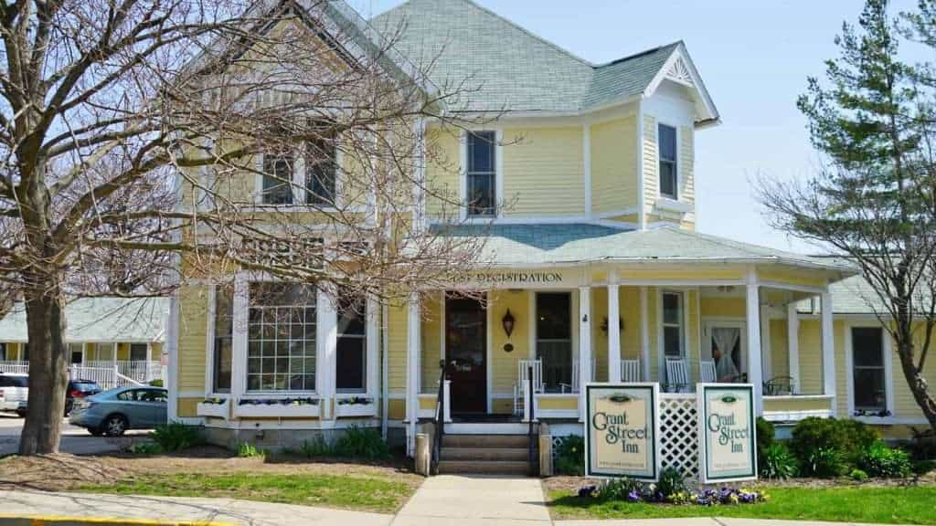 19 Surprising Luxury Getaways in the Heart of the Midwest 14 Bloomington Indiana – Grant Street Inn