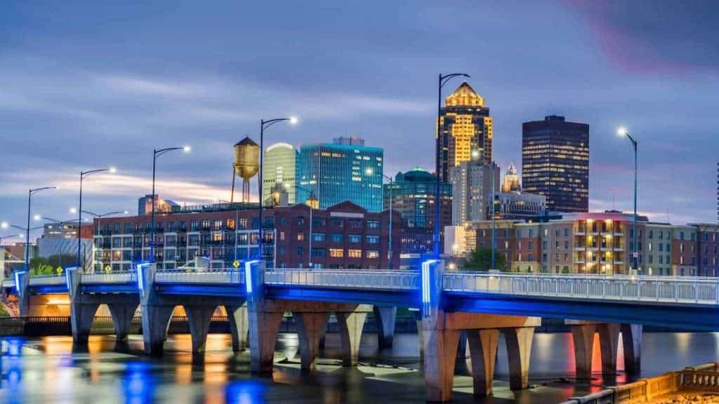 19 Surprising Luxury Getaways in the Heart of the Midwest 18 Des Moines Iowa