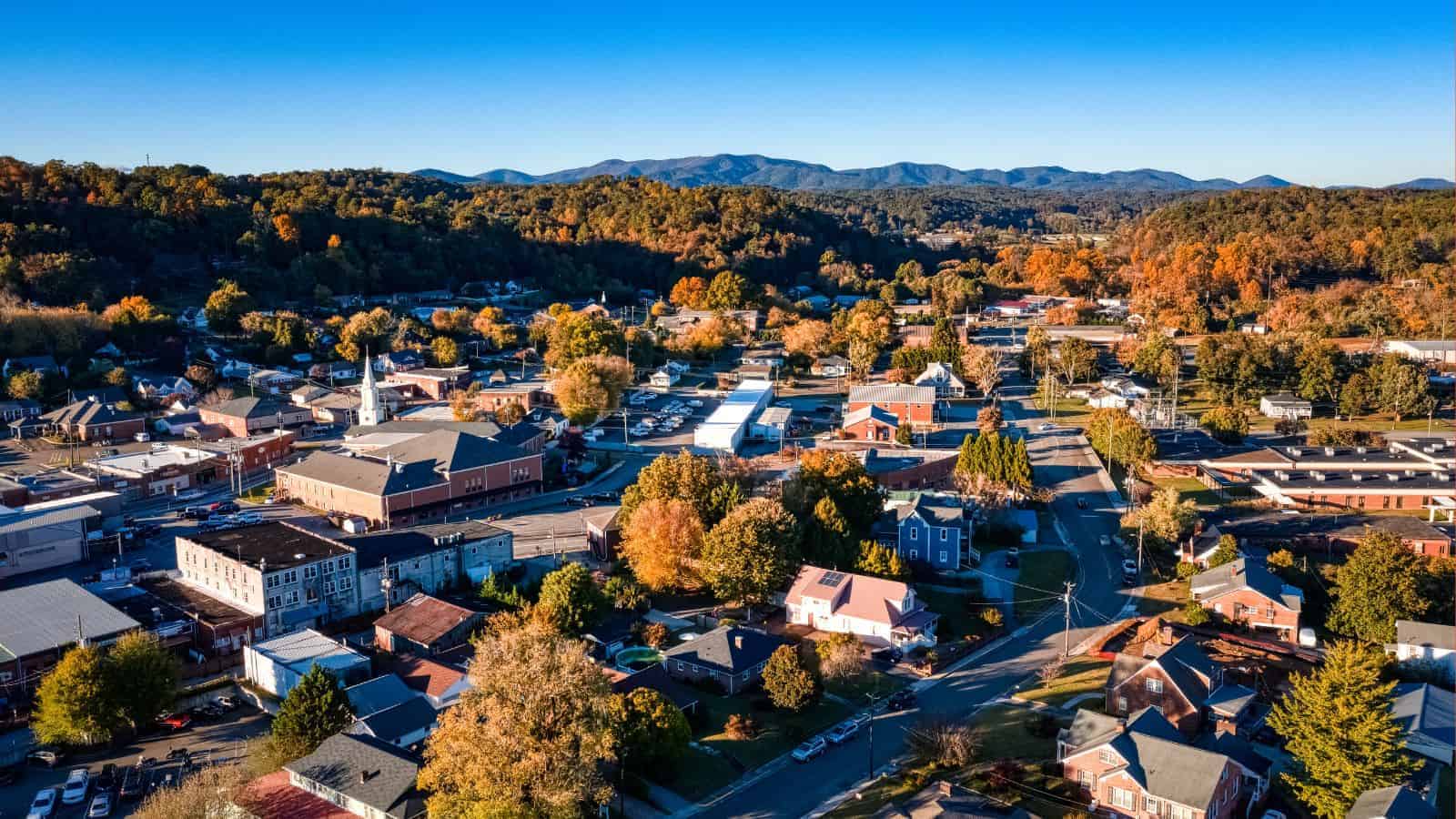 18 Cozy U.S. Mountain Towns That Locals Keep to Themselves 2 Ellijay Georgia