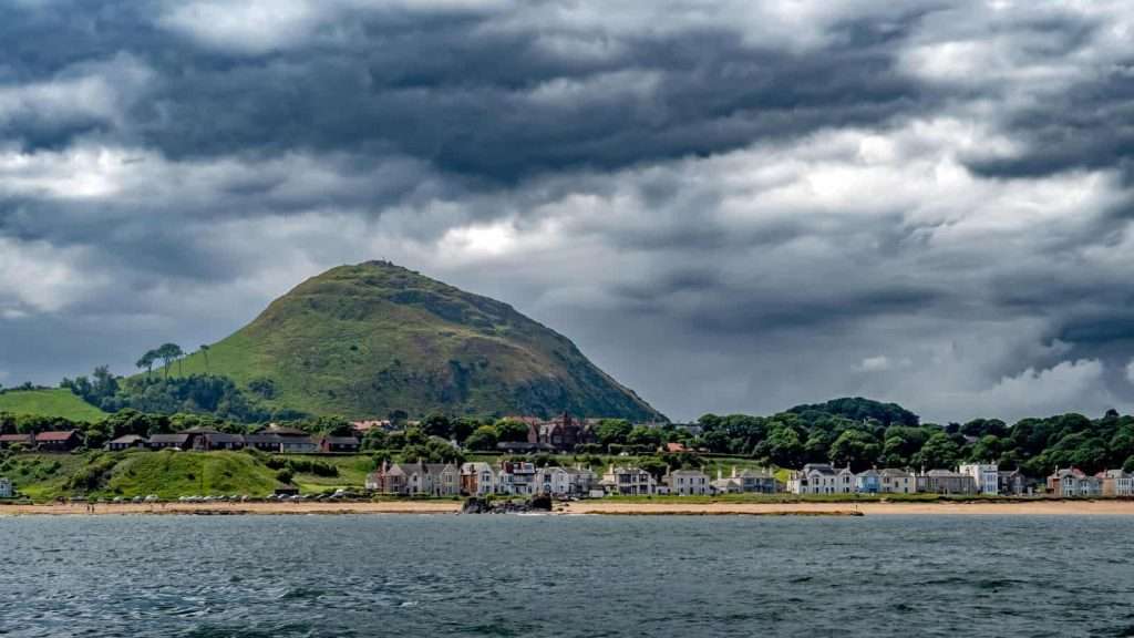21 Hidden Coastal Getaways That Feel Like the World’s Best-Kept Secrets 17 North Berwick Scotland