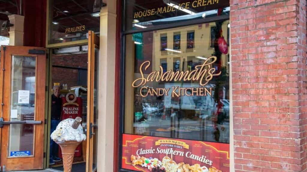 19 Must-Visit Historic Downtowns Across the U.S. 19 Savannah Tennessee