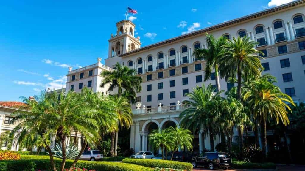 20 U.S. Mansions Built as Love Stories That Ended Like Horror Movies 4 The Breakers Palm Beach Florida