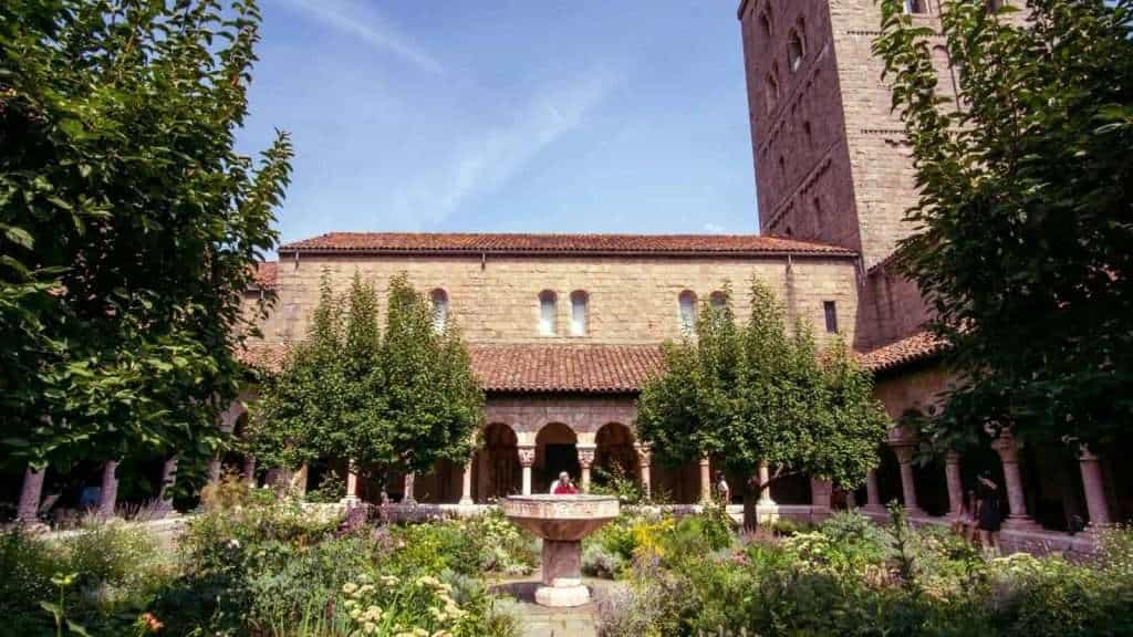18 U.S. Castles You Can Actually Visit 17 The Met Cloisters – New York City New York
