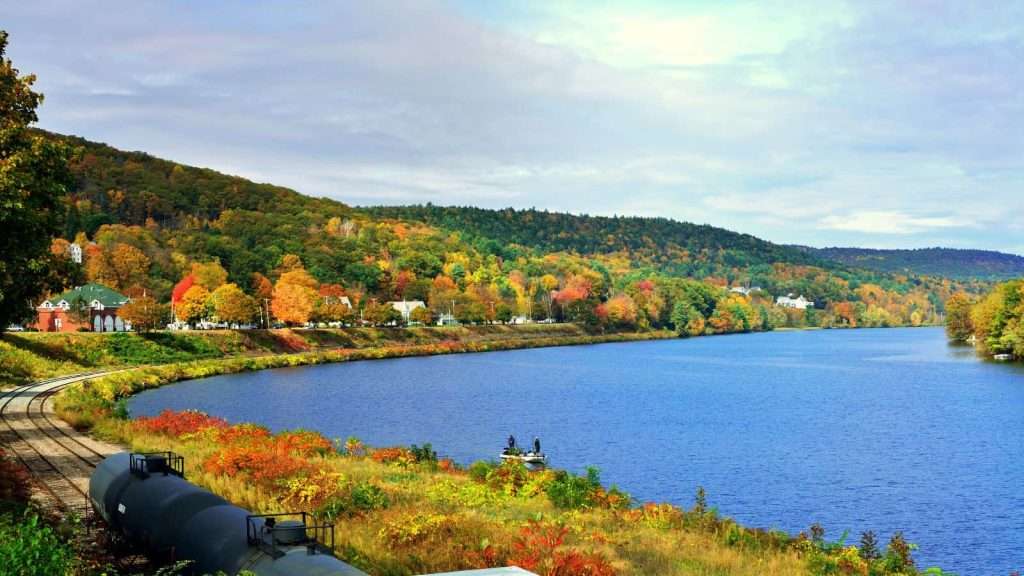 20 Incredible Scenic Train Journeys in the US 11 The Vermonter Washington DC to St. Albans Vermont train