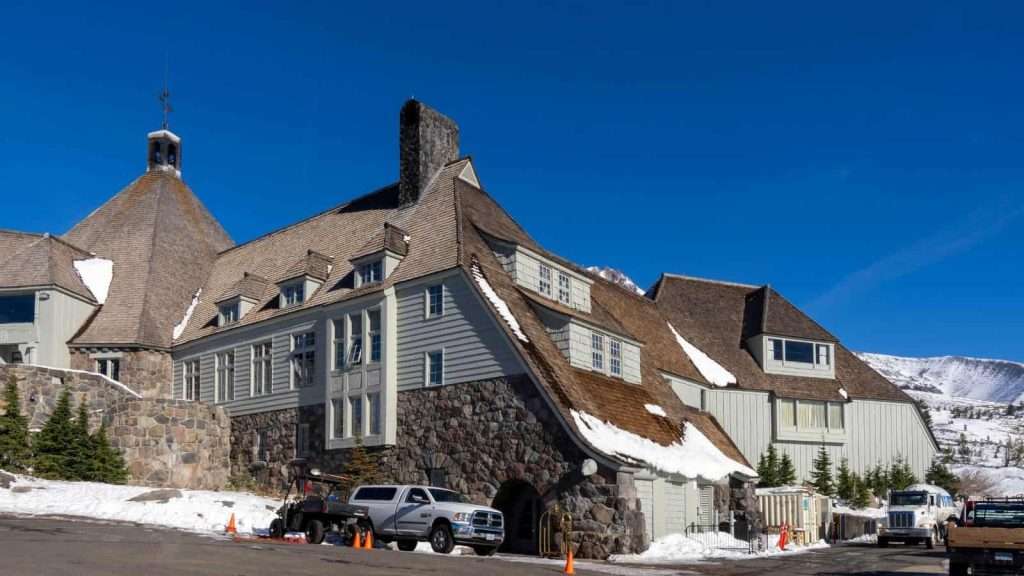 19 Iconic Movie Locations That Are Still Around So You Can Revisit the Glory Days 7 timberline lodge
