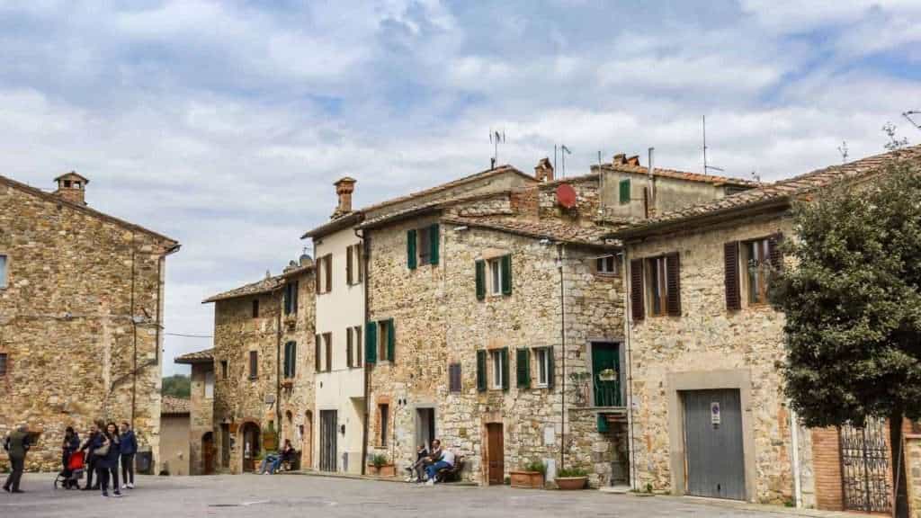 21 Idyllic Countryside Towns You Need to Experience 6 Castellina in Chianti Italy