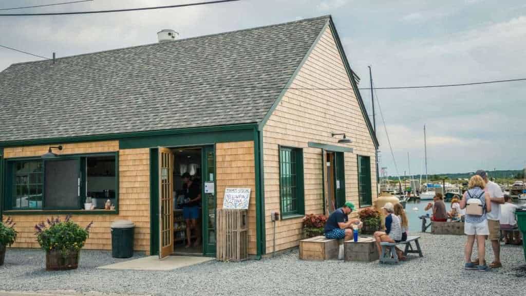 21 Peaceful U.S. Islands That Feel Like a Secret Paradise 4 Chilmark Marthas Vineyard Massachusetts