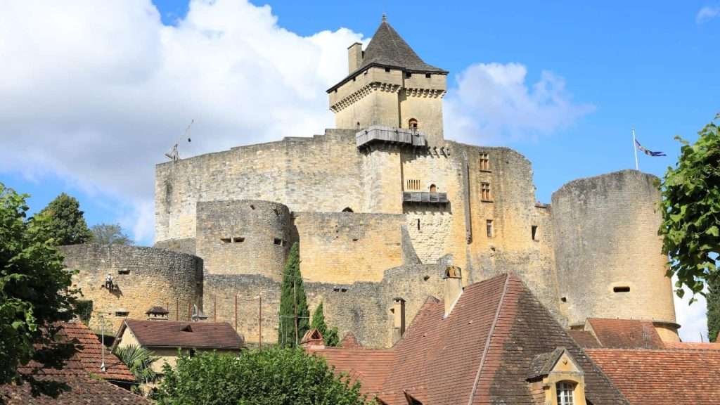 21 Rustic Countryside Retreats That Will Make You Want to Pack Your Bags 4 Dordogne Valley France
