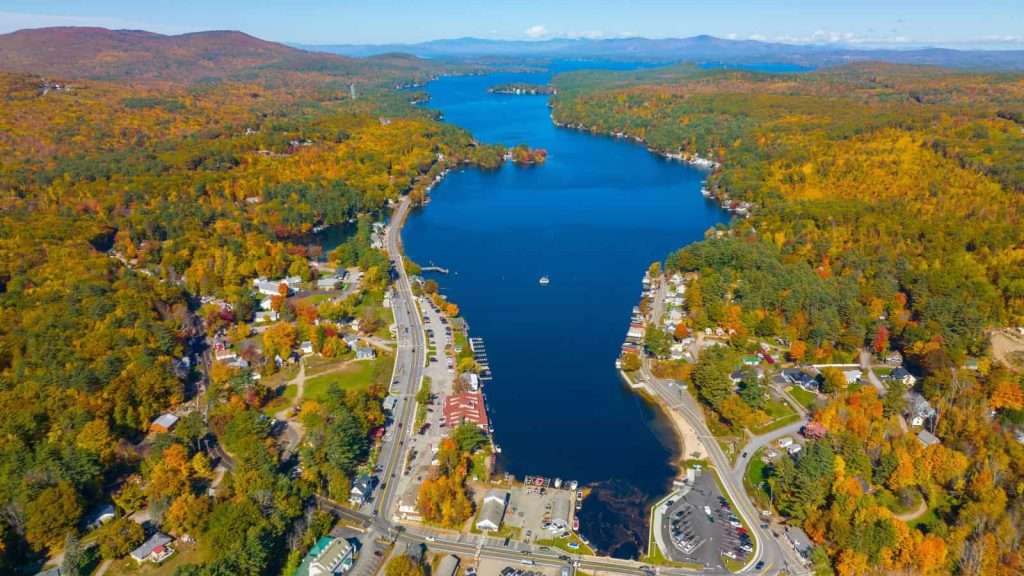 21 Breathtaking Lakes in the U.S. That Aren’t Lake Tahoe 9 Lake Winnipesaukee New Hampshire