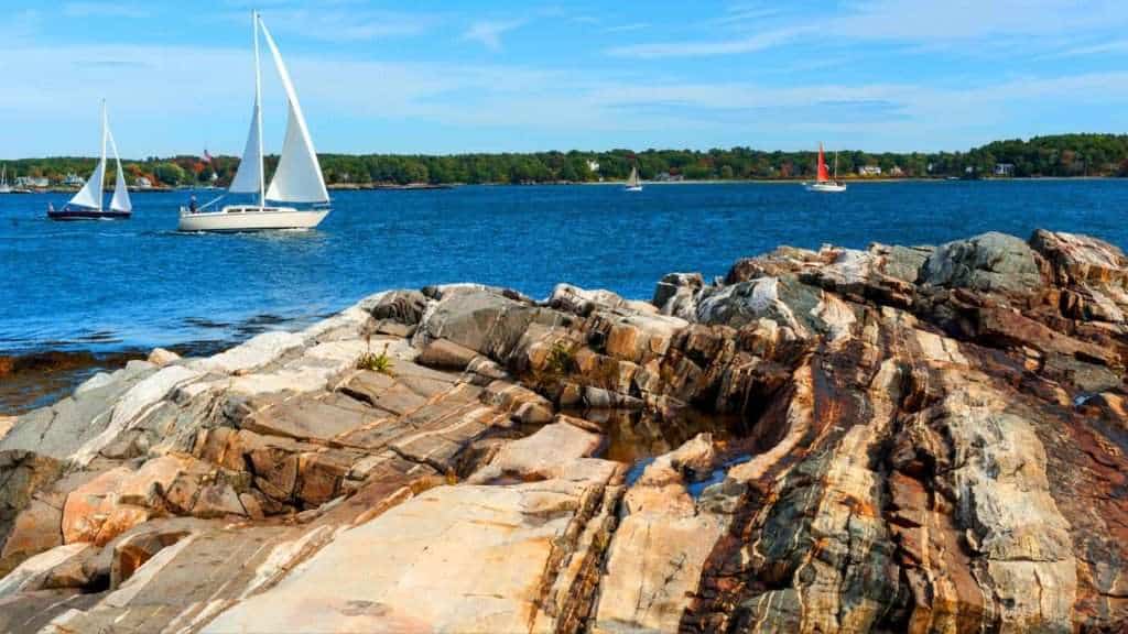 21 Peaceful U.S. Islands That Feel Like a Secret Paradise 12 Star Island New Hampshire boat