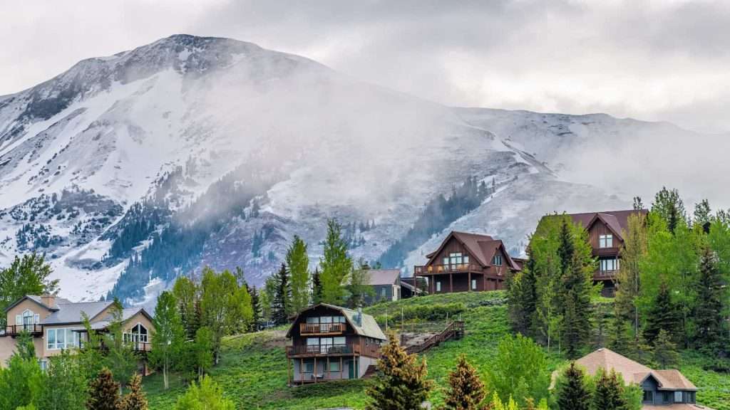 23 U.S. Towns That Look Too Beautiful to Be Real 3 Aspen Colorado