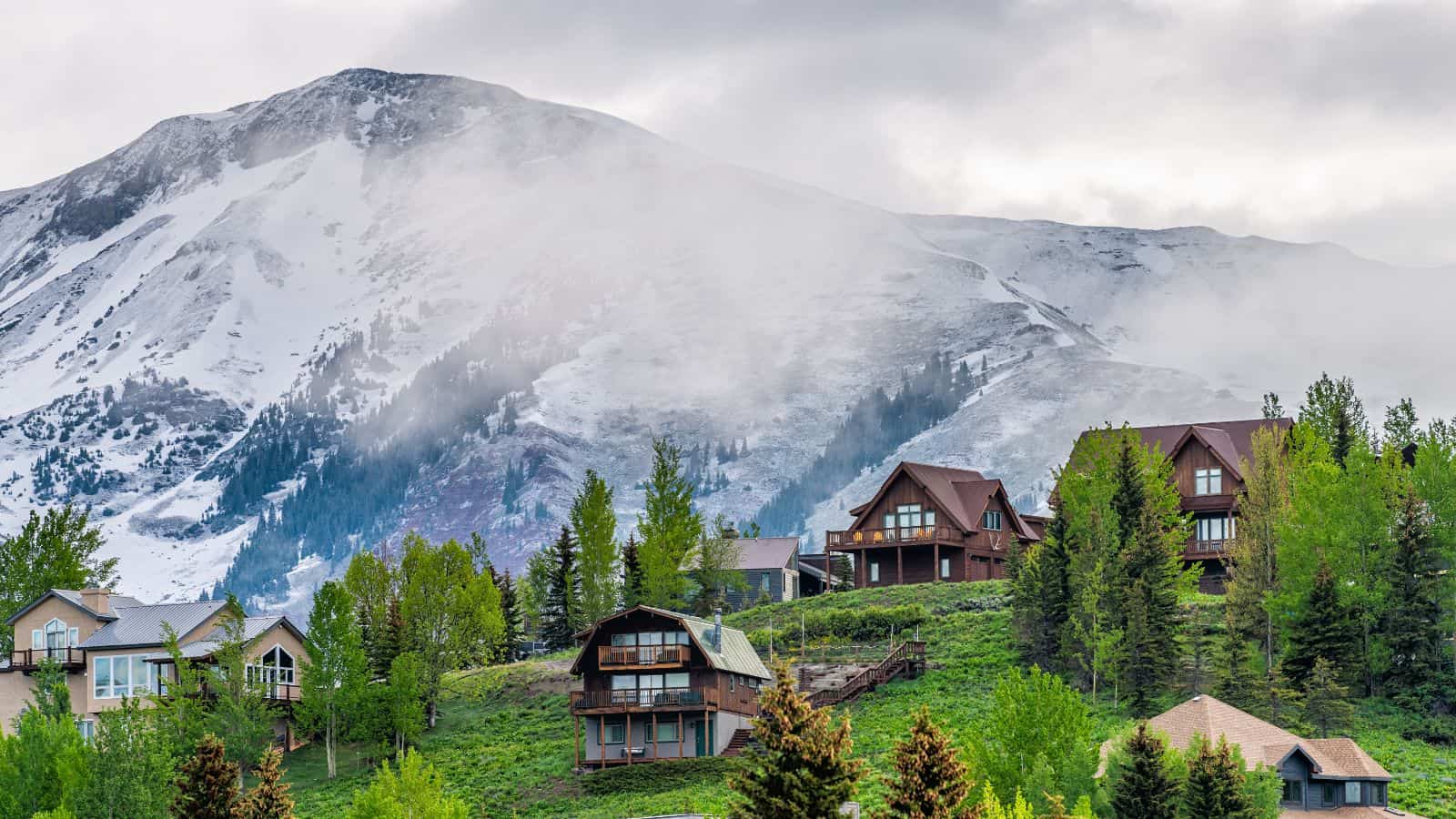 22 Picturesque U.S. Towns That Feel Like You’re in a European Village 22 Aspen Colorado