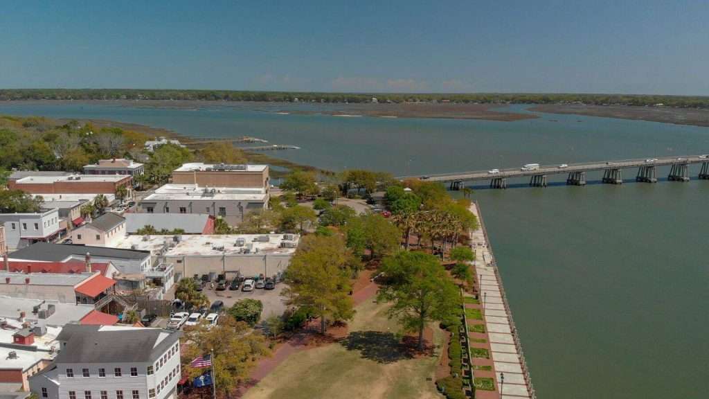 25 American Towns So Beautiful They Feel Almost Too Good to Be True 14 Beaufort South Carolina