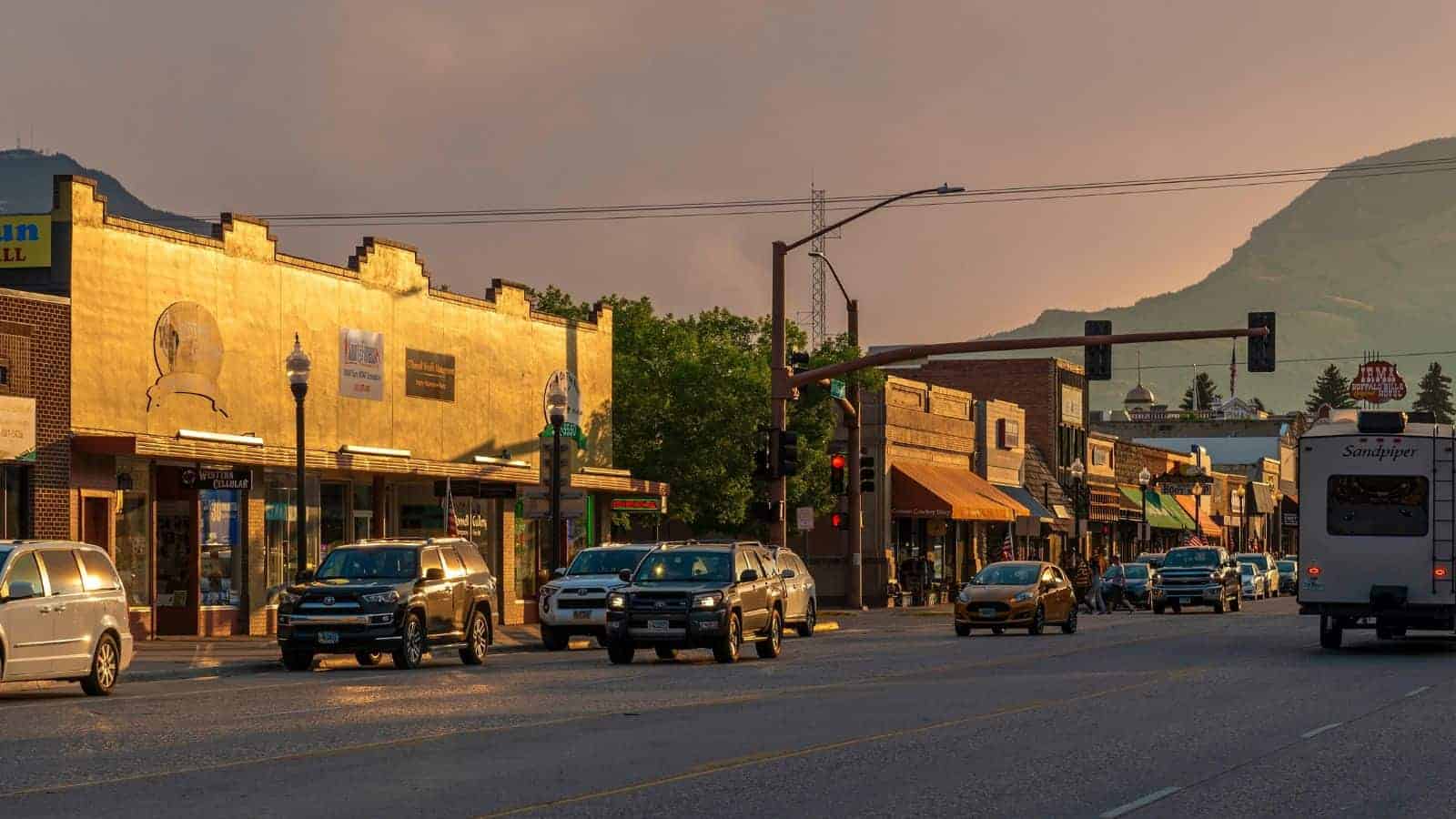 19 Remote U.S. Towns That Offer Beauty, Solitude, and Soulful Escapes 7 Cody Wyoming