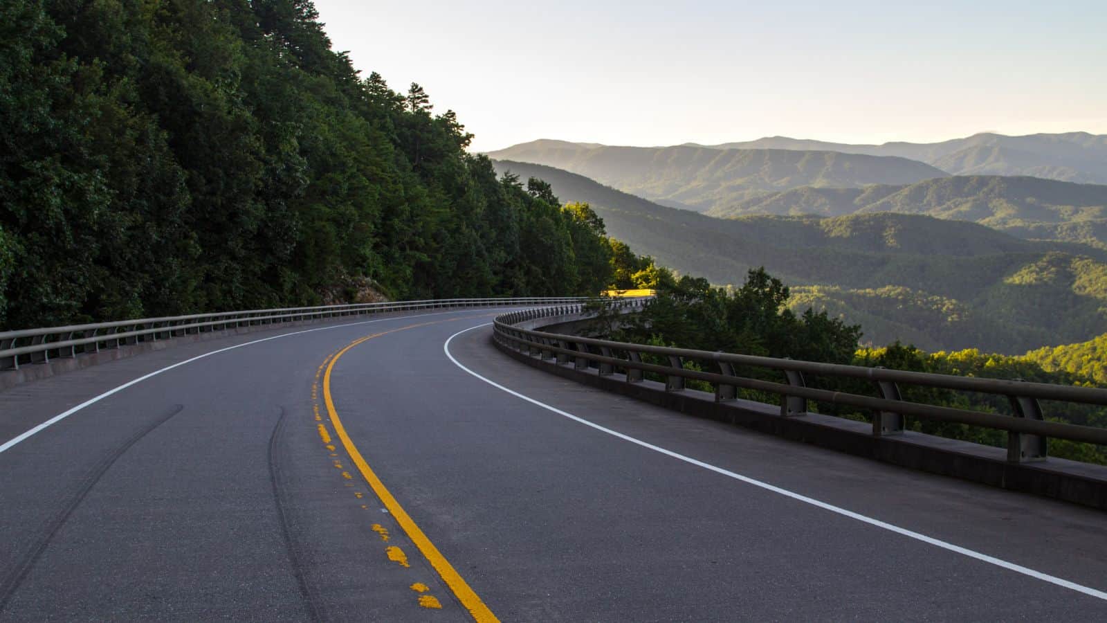20 Amazing Road Trip Routes That Take You Through America’s Best-Kept Secrets 2 Foothills Parkway Tennessee