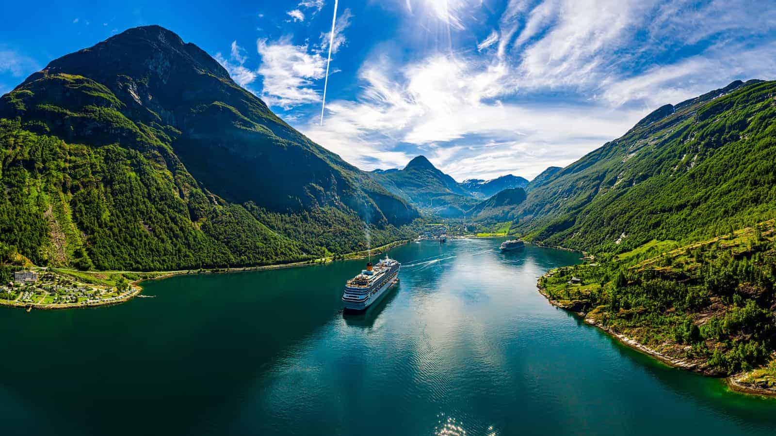 20 Spectacular Fjords Around the World That You Have to See to Believe 4 Geirangerfjord Norway